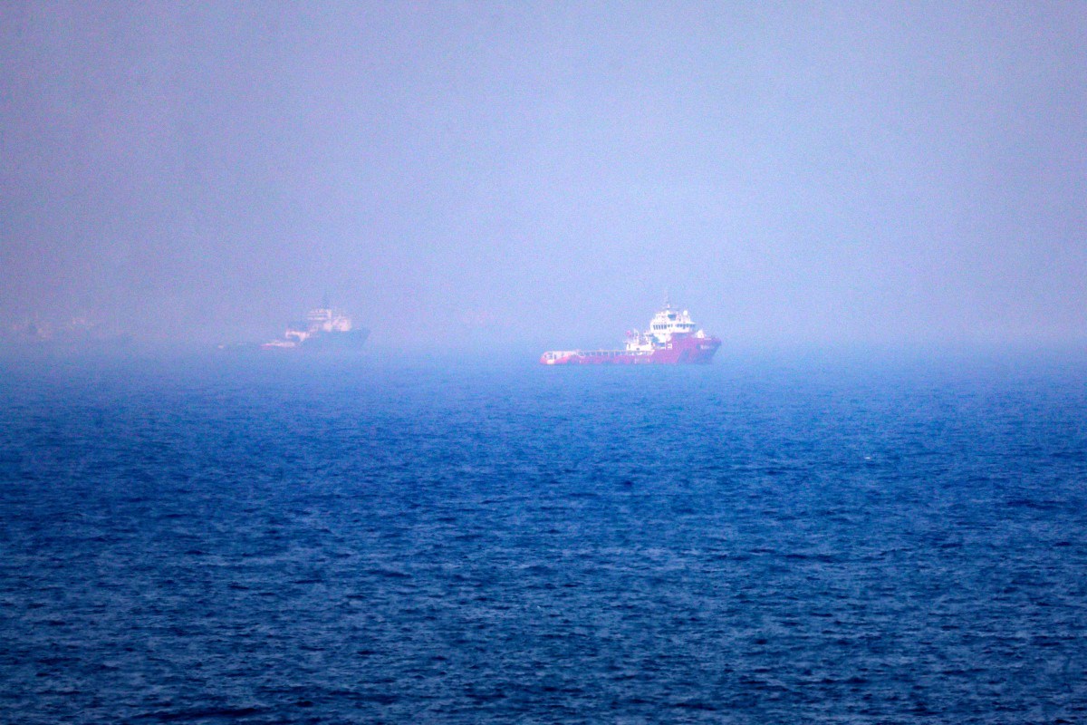 Irã diz ter atingido dois navios em Ormuz e afirma que outros quatro recuaram