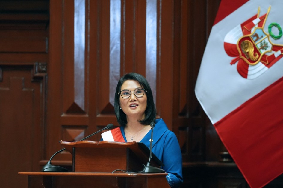 Keiko Fujimori toma posse como presidente do Peru