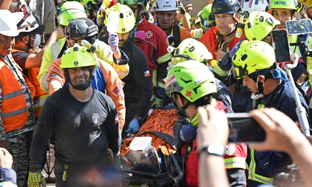 Sobe para 3.685 o número de mortos na Venezuela após terremotos