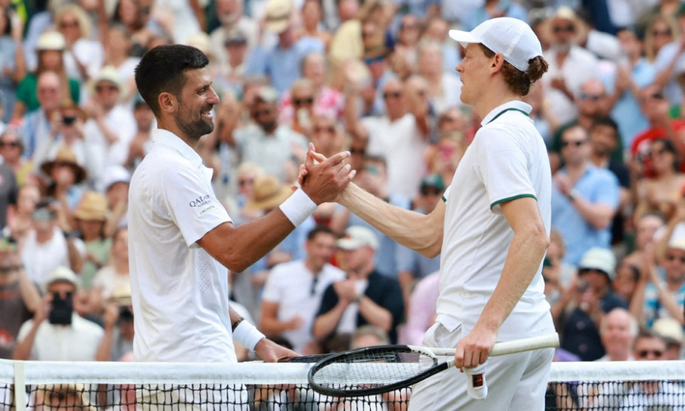 Com triplo 6/4, Sinner atropela Djokovic e avança à final de Wimbledon