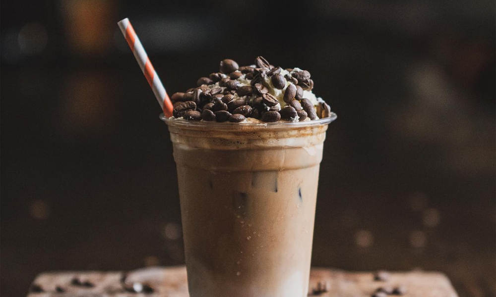 Viagem cafeinada: Quais as variações de café gelado mais famosas para provar nos Estados Unidos e Europa