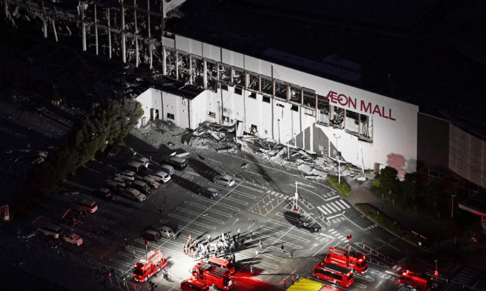 Após terremoto, piso de shopping desaba e há relatos de mortos no Japão