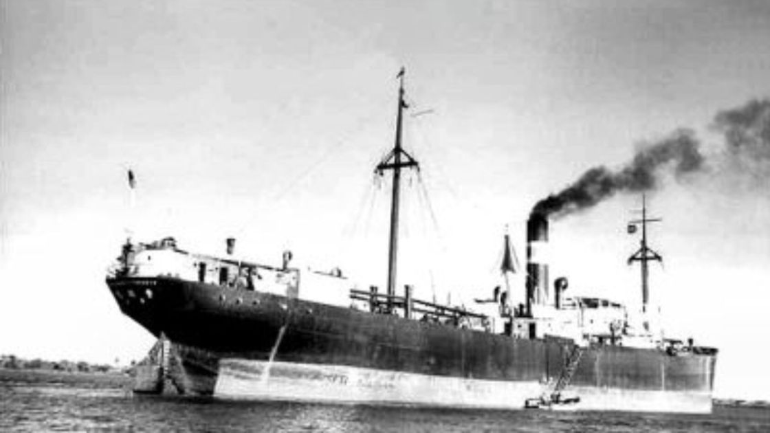 Embarcação japonesa que naufragou Hofuku Maru