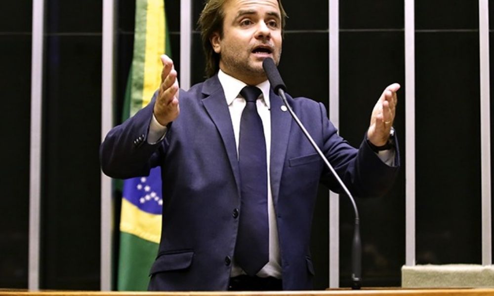 PF cita Eros Biondini e filha em esquema do INSS com emenda de R$ 5 milhões