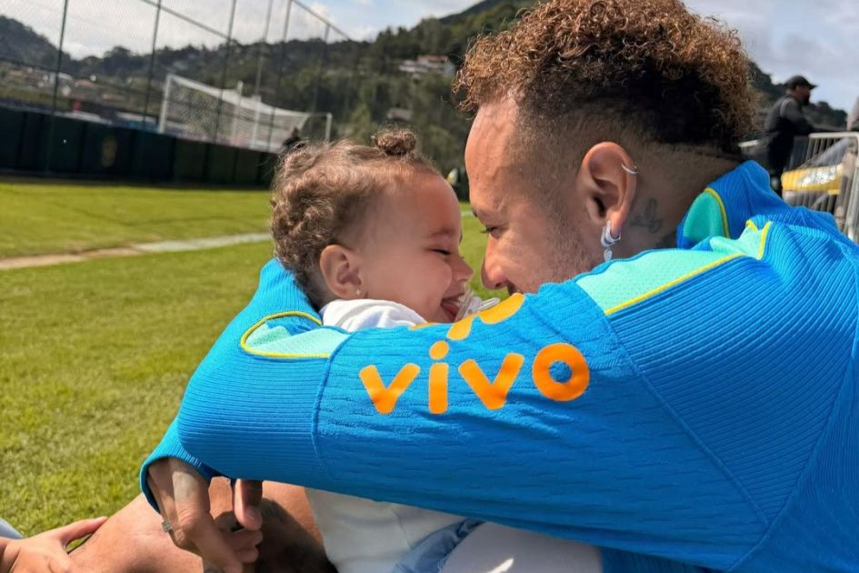 Neymar com sua filha Mel.