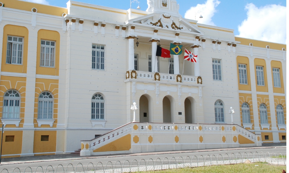 Assistente social e psicóloga são condenadas por recomendarem que família não fosse a terreiro