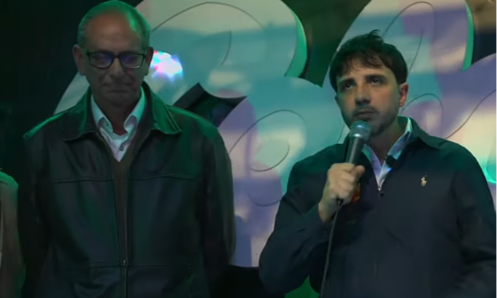 Renan Santos durante evento em Caxias do Sul, onde apresentou seu vice para a chapa de pré-candidatura à presidência.