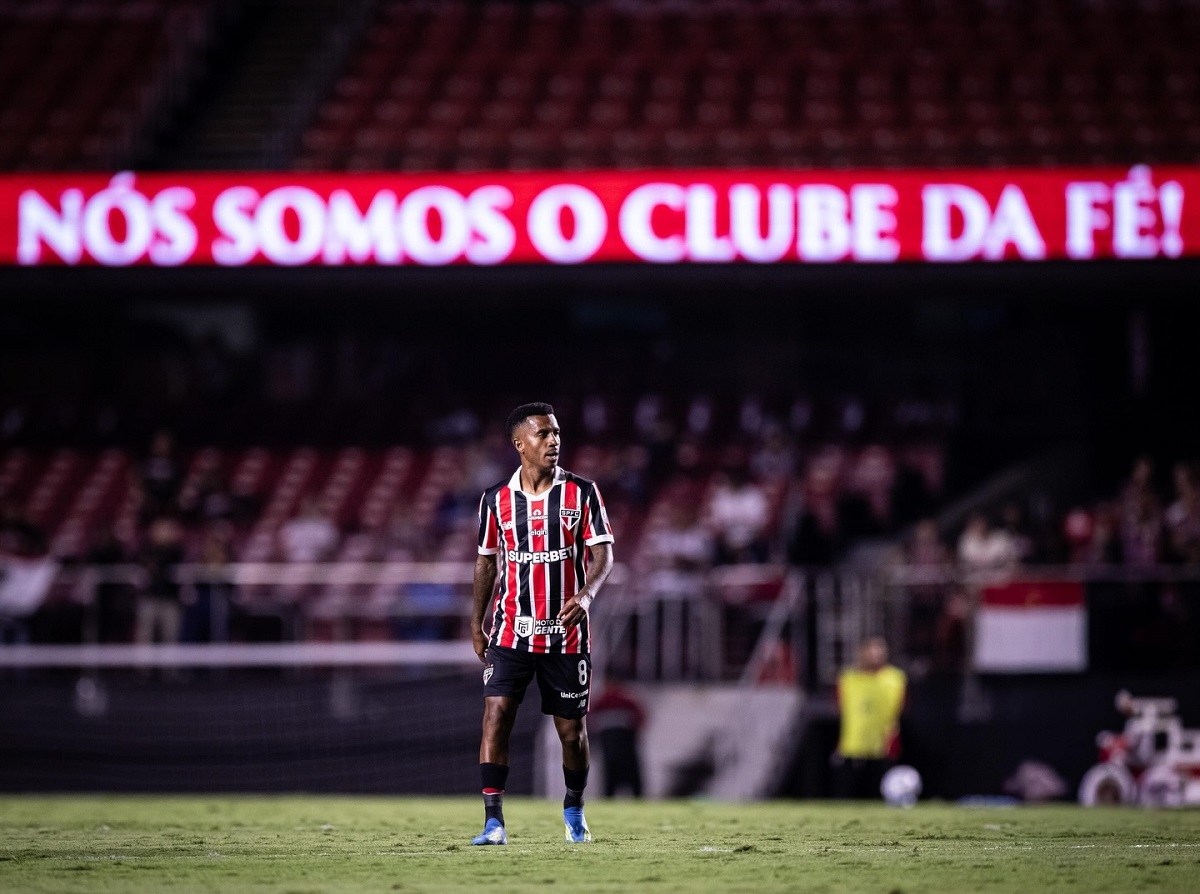 São Paulo sofre transfer ban da Fifa por atrasar parcela por Marcos Antônio