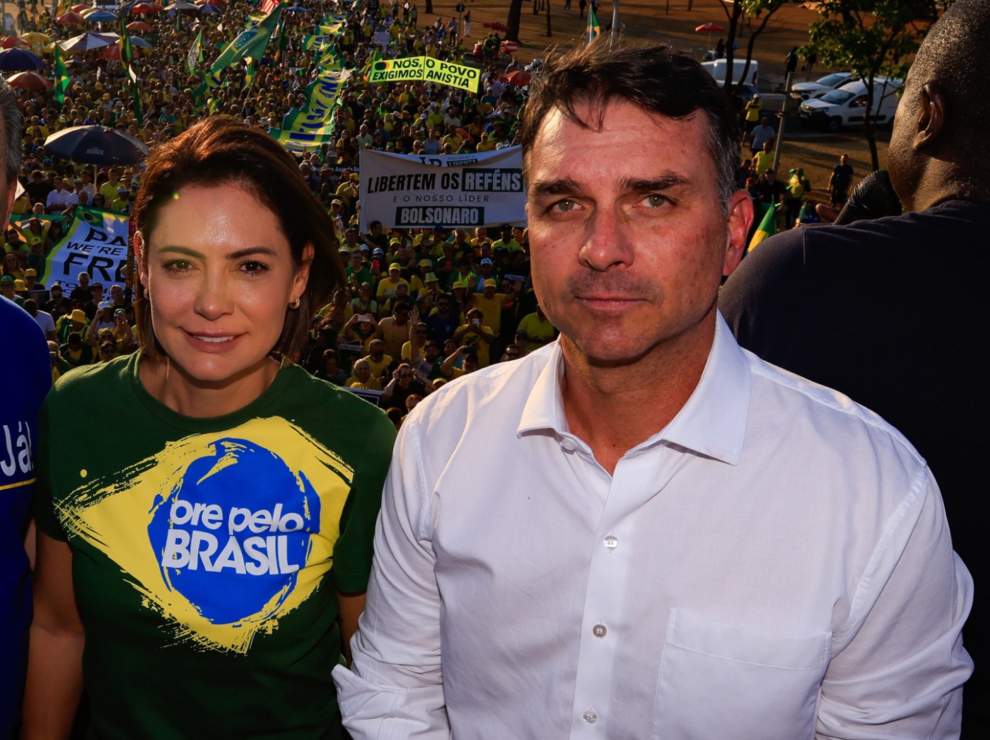 Michelle Bolsonaro encontra Flávio para gravar vídeo em Brasília