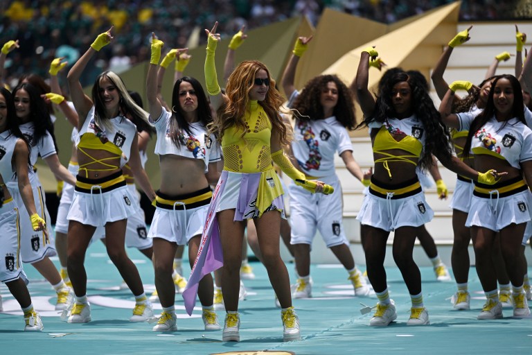 A cantora, compositora e produtora colombiana Shakira se apresenta durante a cerimônia de abertura da partida de futebol do Grupo A da Copa do Mundo de 2026 entre México e África do Sul, no Estádio da Cidade do México, na Cidade do México, em 11 de junho de 2026.