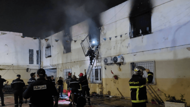 Incêndio em orfanato na Argélia