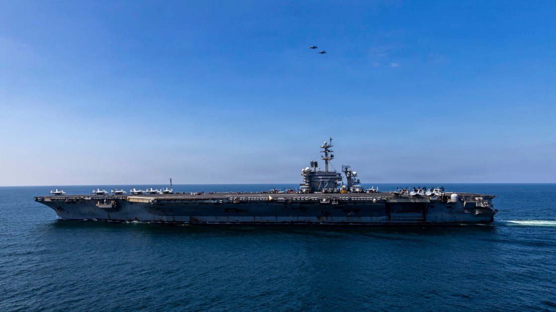 Centcom nega ataque do Irã a dois navios e diz ter destruído 10 petroleiros