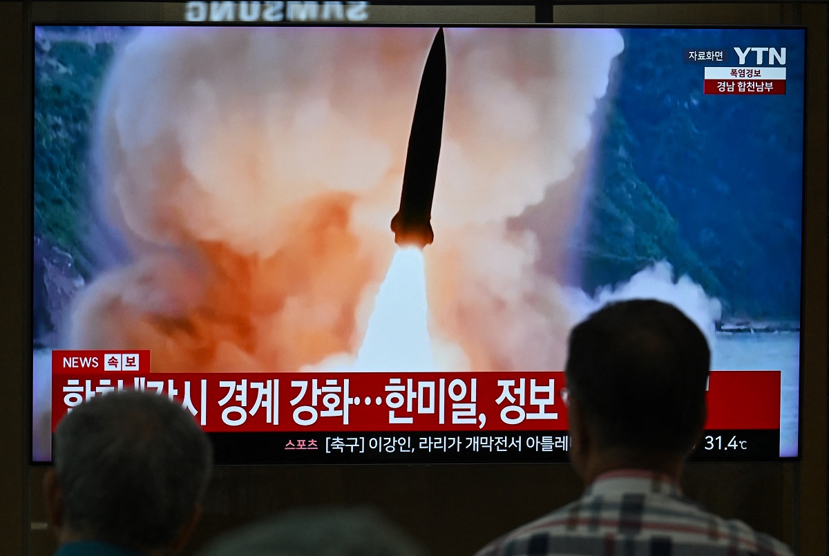 Coreia do Norte lança mísseis após Trump afirmar que se reunirá com Kim