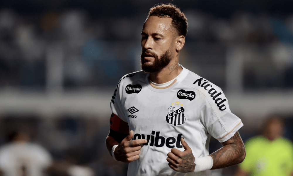 Corinthians é multado pelo STJD por confusão com menino que ganhou camisa de Neymar