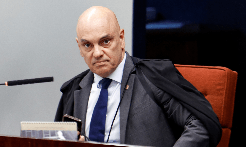 Moraes acusa Mendonça de proteger grupo político e insiste em divulgação total dos documentos do Master