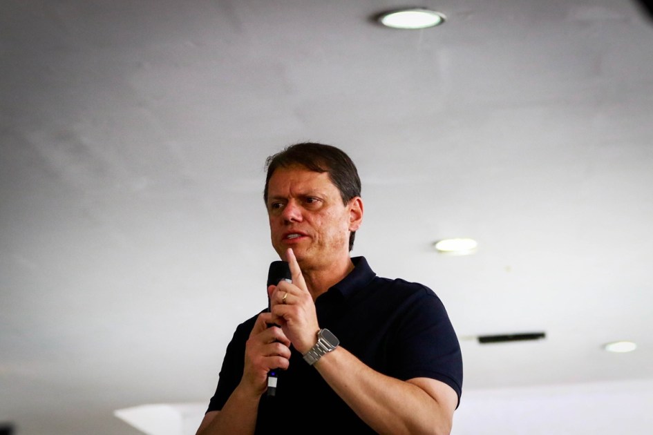 O candidato à reeleição ao governo do Estado de São Paulo, Tarcísio de Freitas (Republicanos) da início a sua campanha eleitoral participando de um encontro com mulheres em Osasco na Grande São Paulo neste domingo (16)