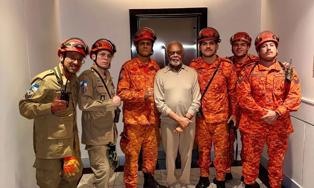 Gilberto Gil fica preso em elevador e é resgatado pelos bombeiros no RJ