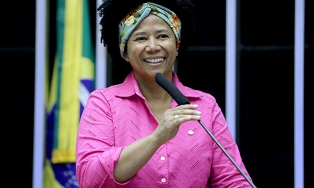 SILVIA CRISTINA