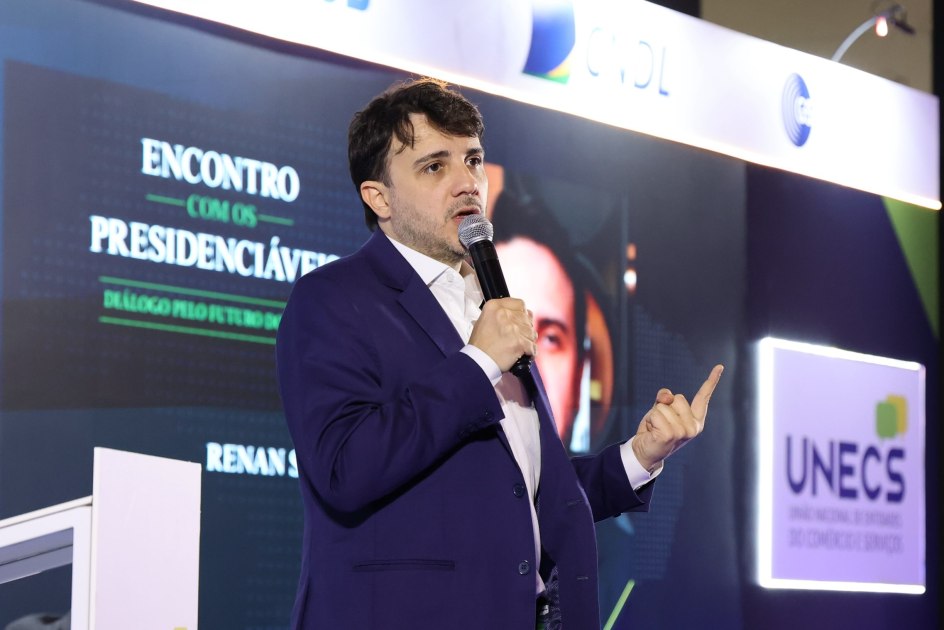 Renan Santos durante sabatina na Unecs