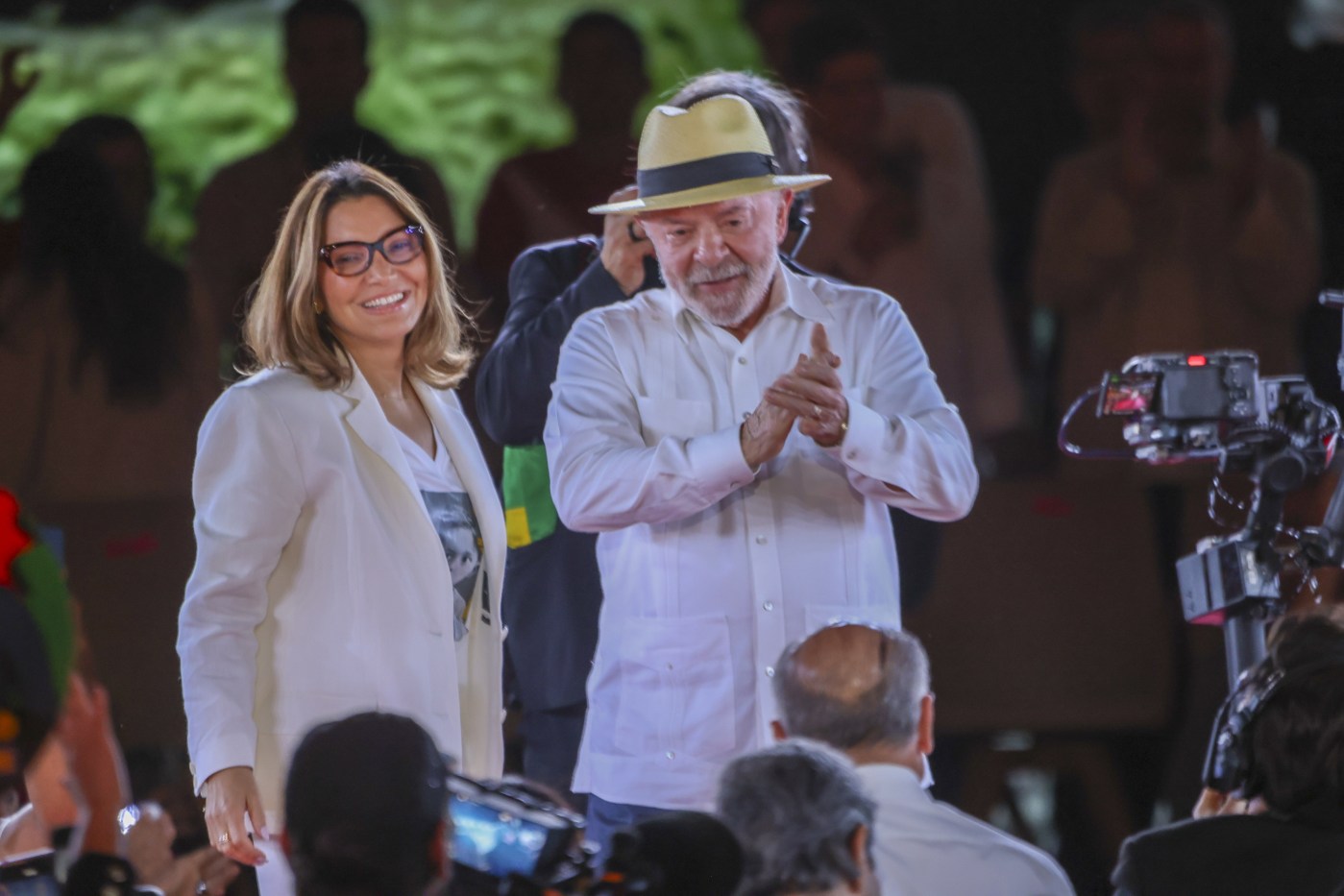 ‘Quem bate em mulher não precisa votar em mim’, diz Lula