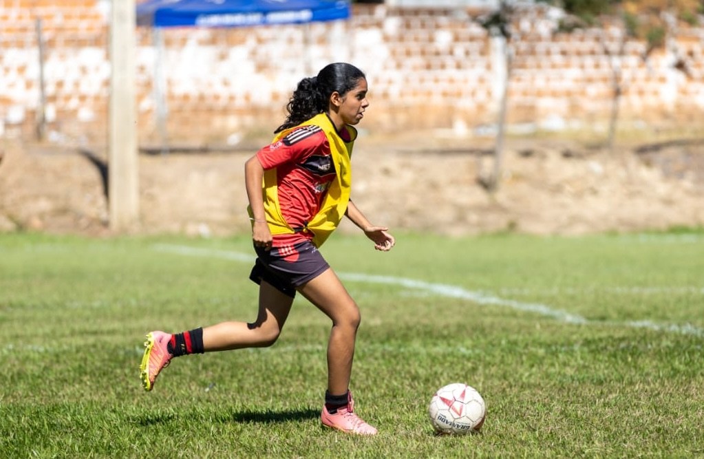 Futebol é coisa de menina: atleta do FC 15 de Março dá mais um passo rumo ao profissional