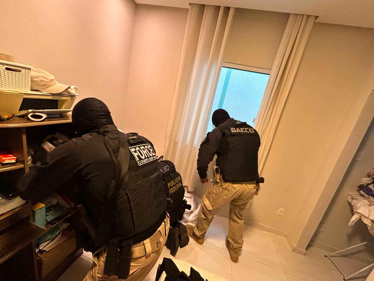 Policial é alvo da PF na BA por acessar sistema sigiloso para beneficiar deputado preso