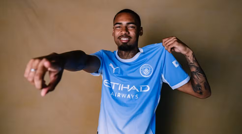 Manchester City anuncia Allan em transação de R$ 240 mi