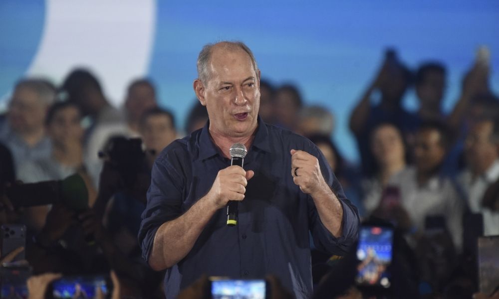 Ciro Gomes oficializa candidatura ao Governo do Ceará e defende aliança contra a polarização