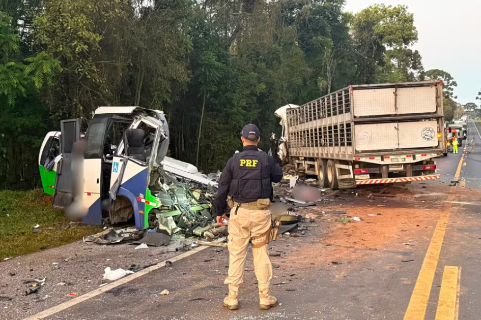 Acidente em estrada no Paraná