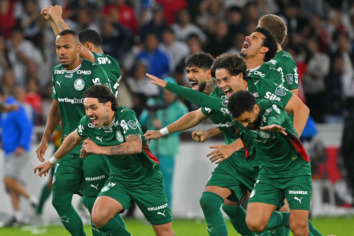 Palmeiras leva virada na altitude, mas se garante na semi da Libertadores nos pênaltis