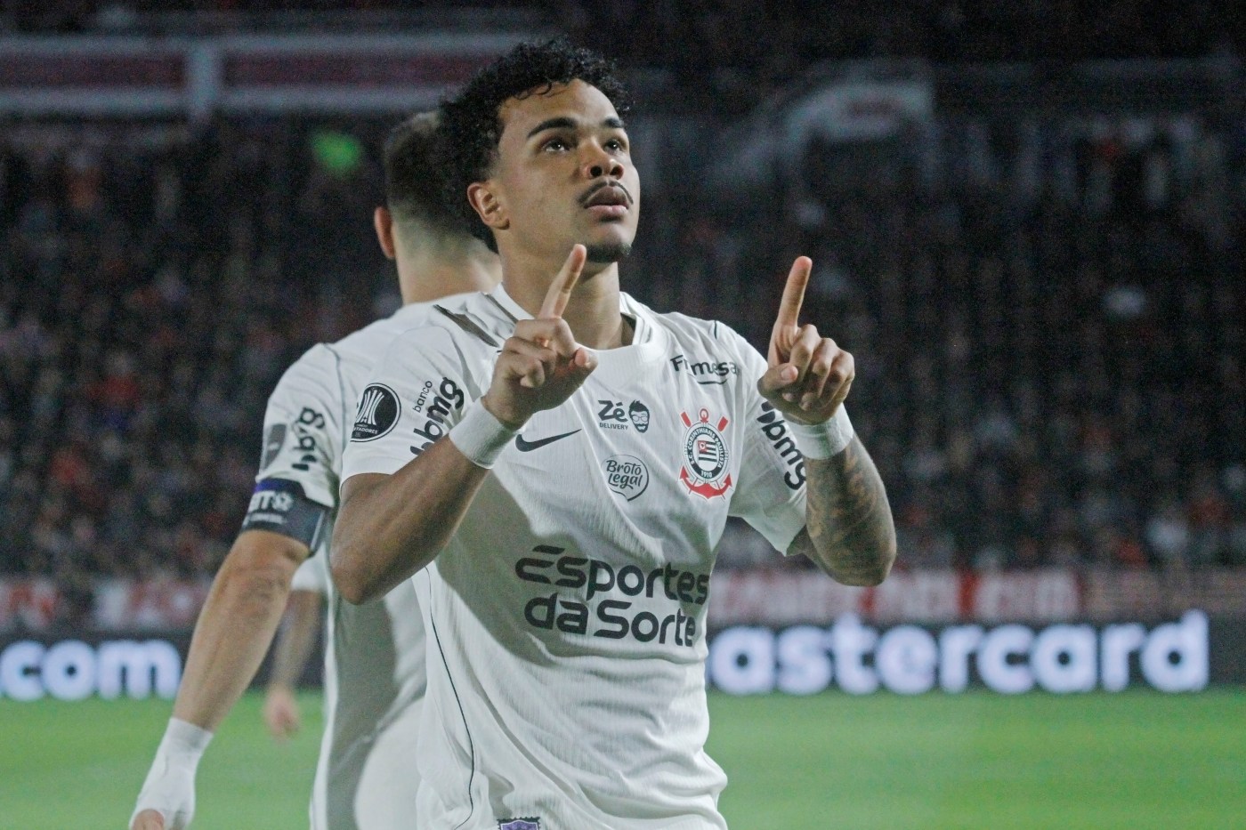 Corinthians busca empate com Estudiantes e mantém vivo sonho da Libertadores