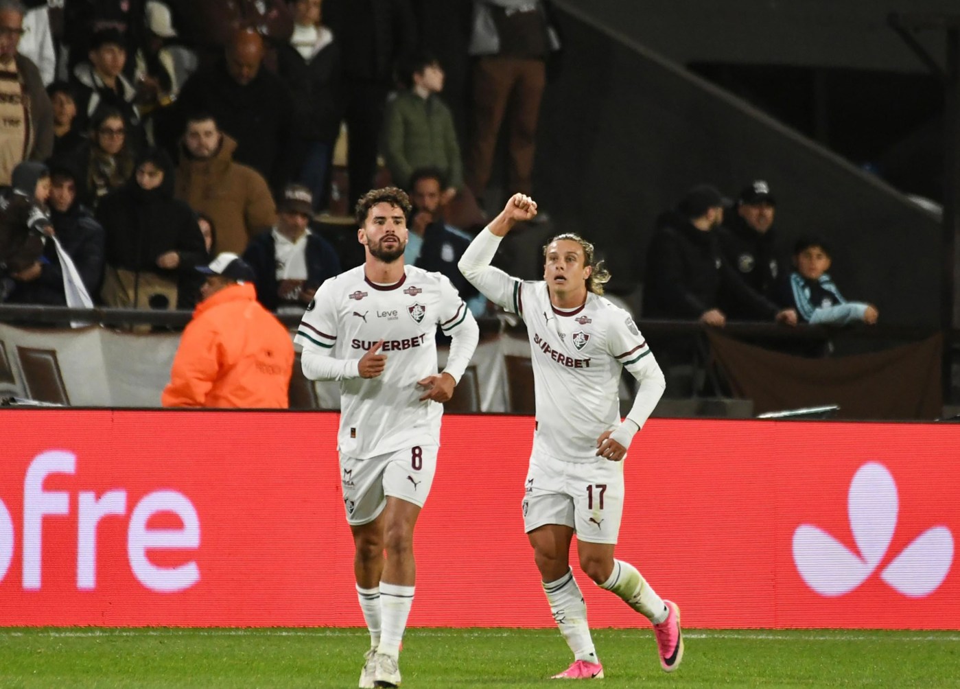 Fluminense perde para Platense, mas garante passaporte às semis da Libertadores