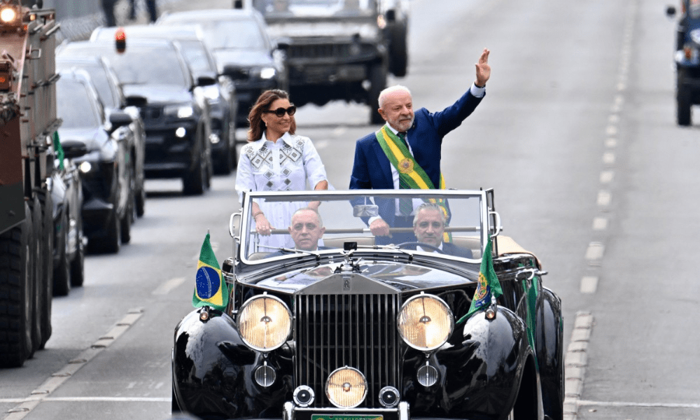 Lula, Motta, Alcolumbre e Fachin acompanham desfile de 7 de Setembro em Brasília