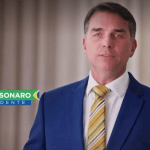 Flávio se identifica como presidente e faz pronunciamento à nação