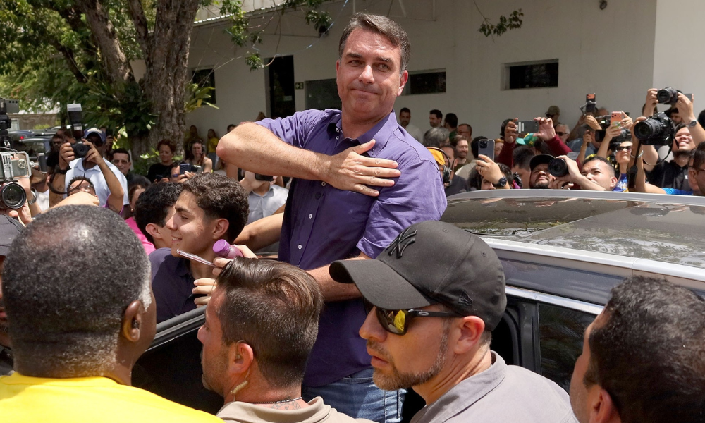 Flávio critica operação sobre Dark Horse que mirou Frias: ‘Interferência política’