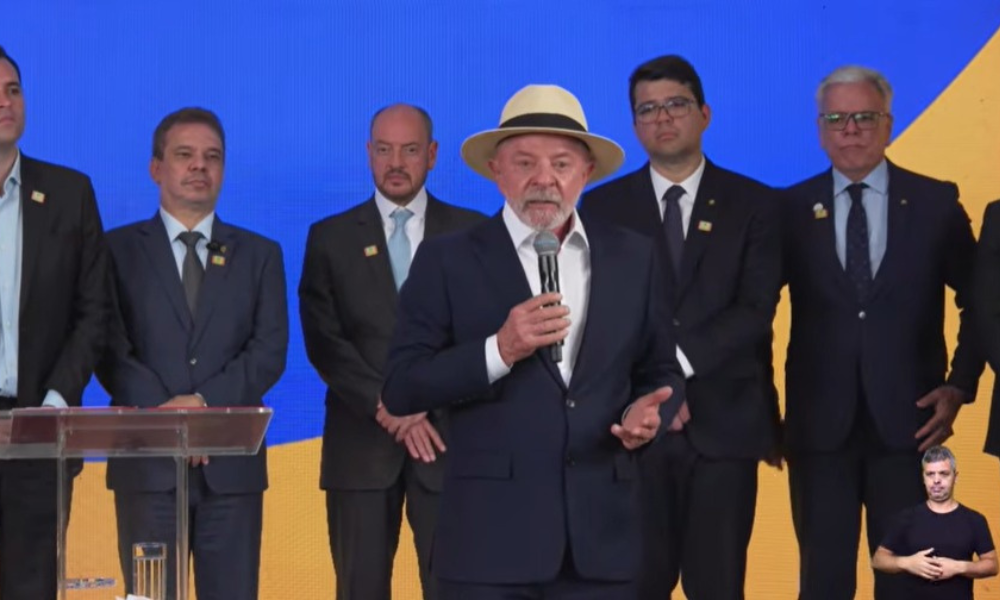 Lula critica Trump pela classificação do PCC e do CV como terroristas: ‘Terrorismo foi o 8 de Janeiro’