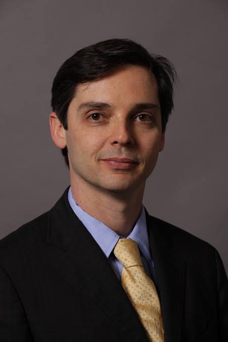 Dr. Gilberto Szarf