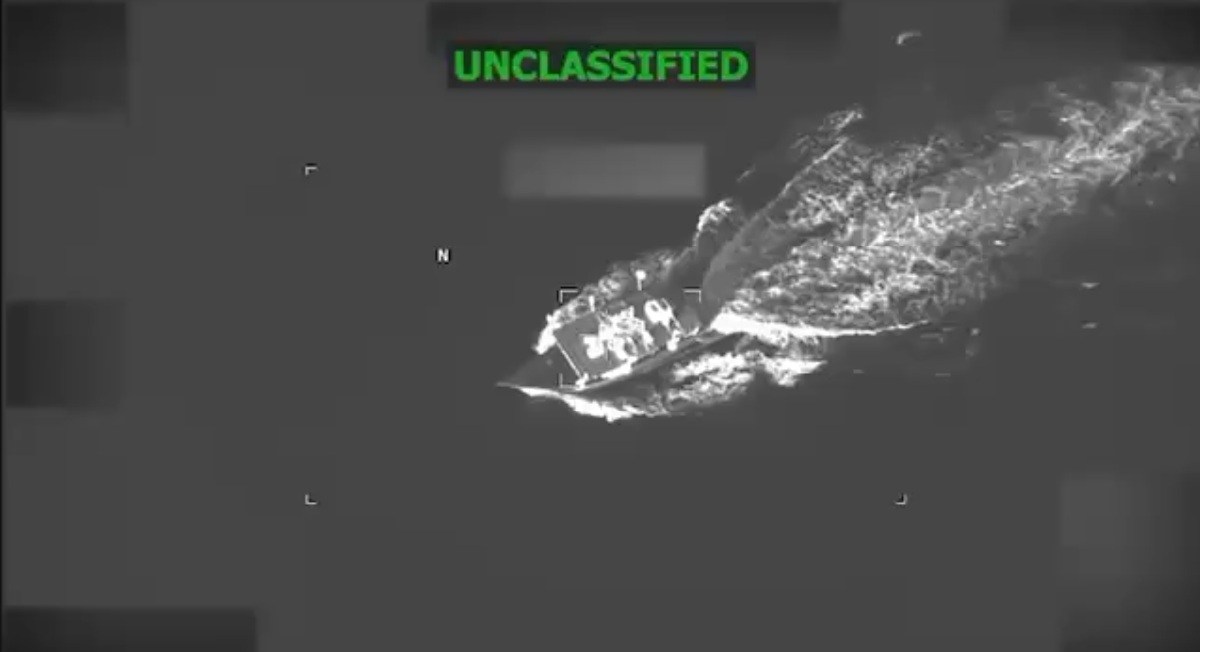 EUA atacam suposta embarcação do narcotráfico e deixam quatro mortos no Caribe