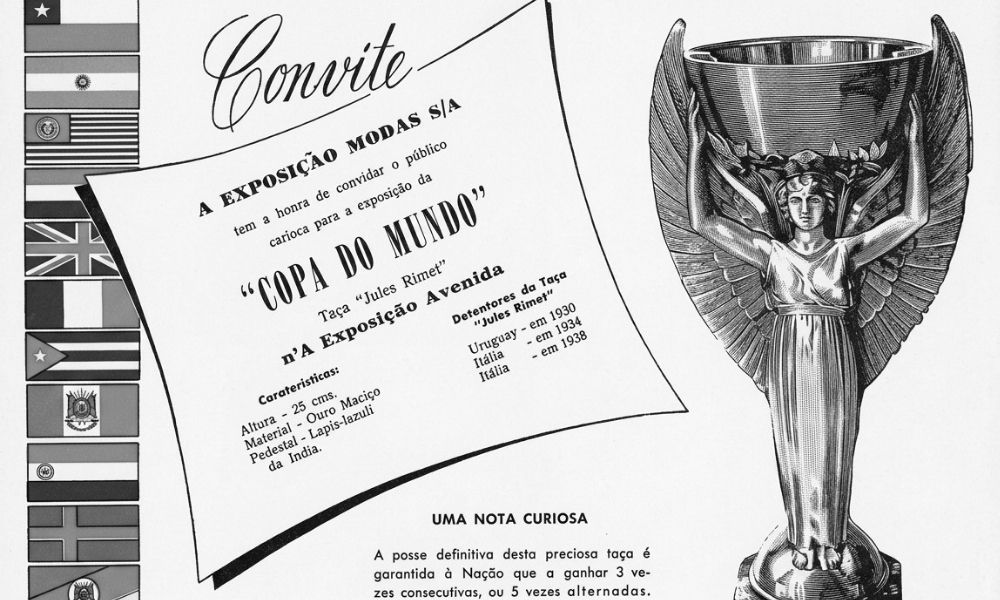 Às vésperas da Copa de 1950, a taça Jules Rimet ficou exposta na vitrine de uma loja do Rio de Janeiro