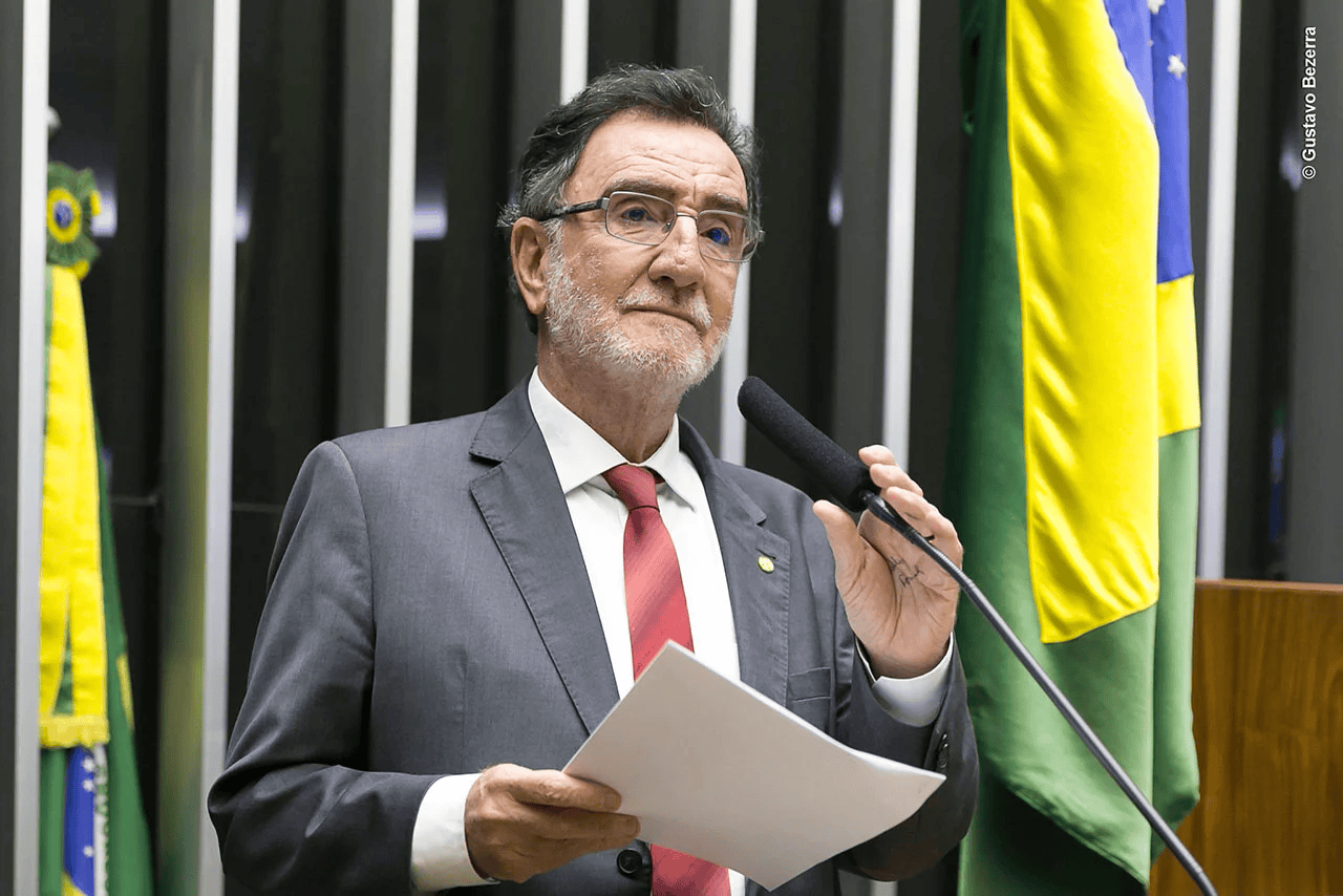 Quem é Patrus Ananias, candidato de Lula ao governo de Minas Gerais