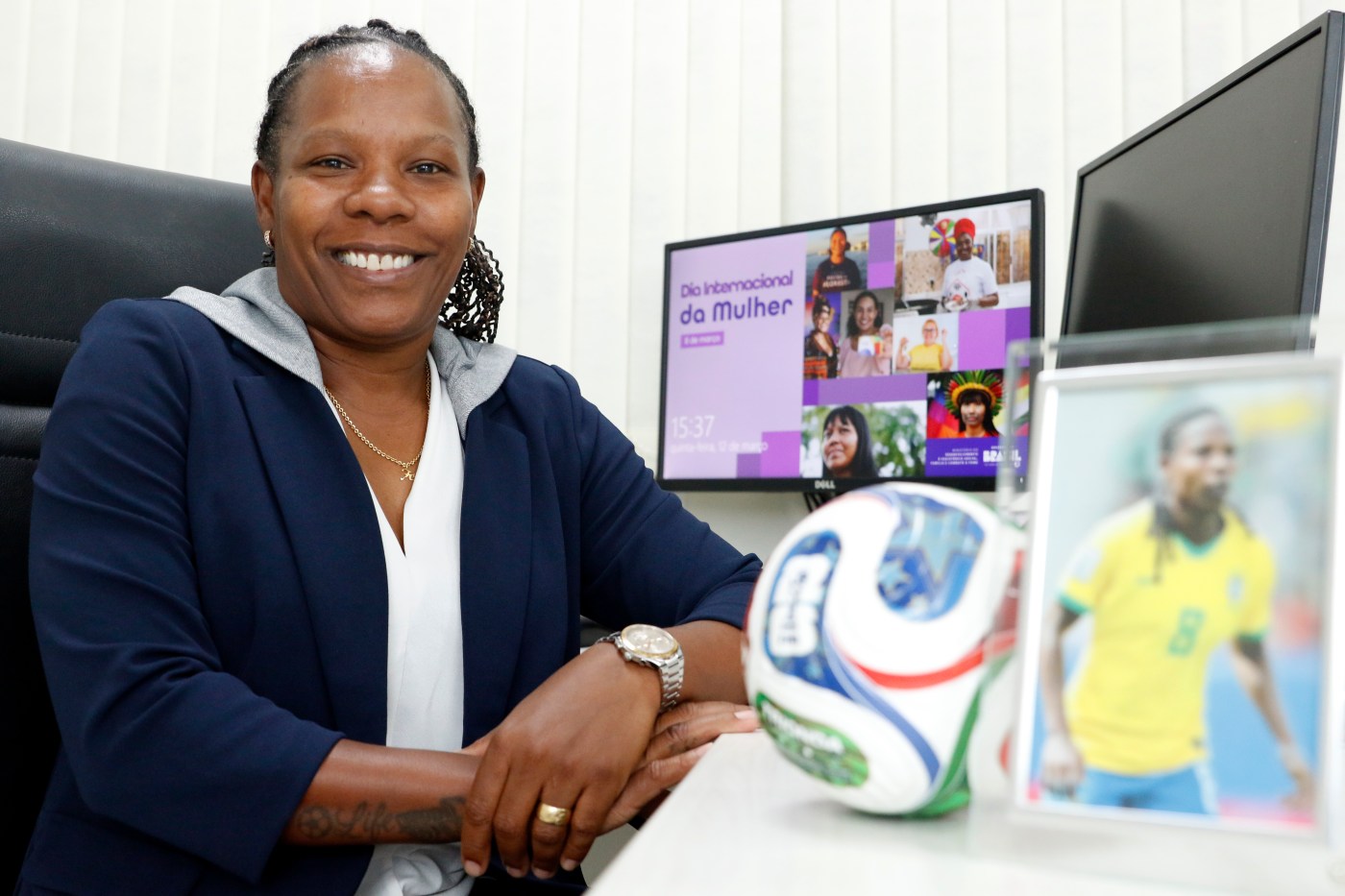 Formiga crê em transformação do futebol feminino com Copa do Mundo no Brasil
